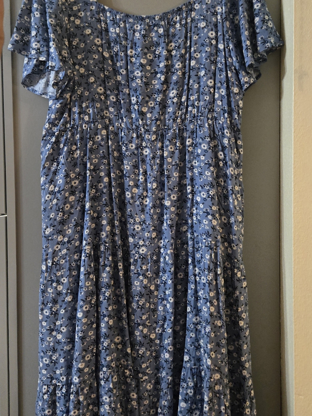 BloomChic Blue Floral Midi Dress - Picture 4 of 5